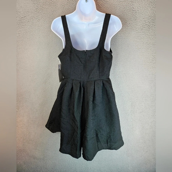 Chelsea 28 Womens Black Mini Romper Sz M Pockets Puckered Textured - Picture 5 of 14